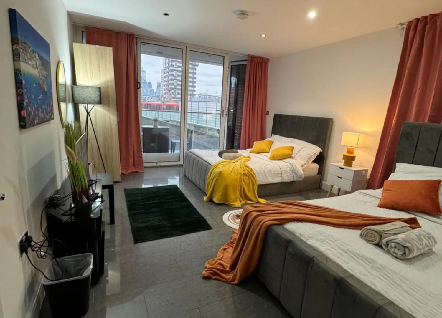 Cosy Luxurious Room In The Heart Of London Homestay
